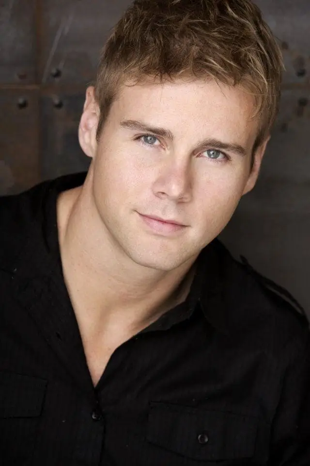 Zdjęcie Aaron Hill