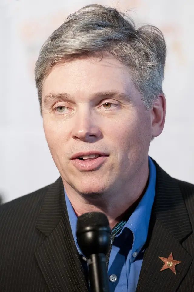Zdjęcie  (Mark Kirkland)