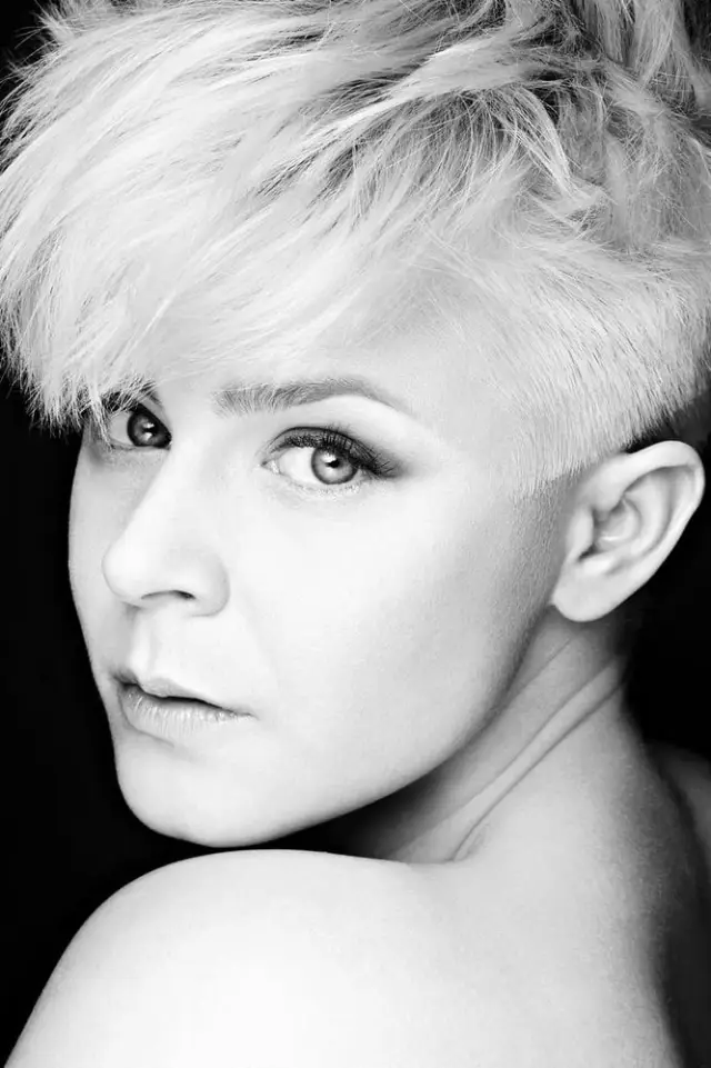 Zdjęcie  (Robyn)