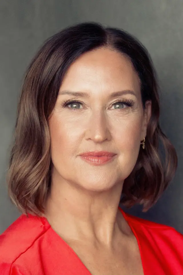 Zdjęcie  (Angela Lonsdale)