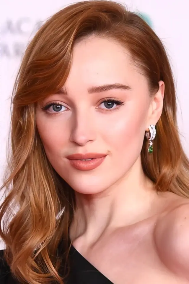 Zdjęcie Fioba Dajnevora (Phoebe Dynevor)