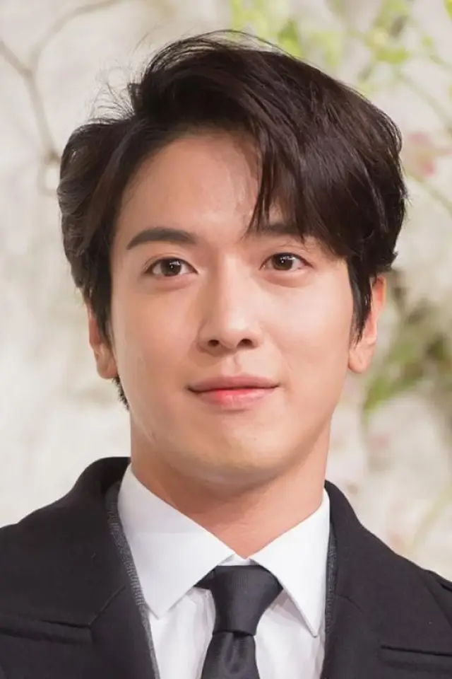 Zdjęcie  (Jung Yong-hwa)
