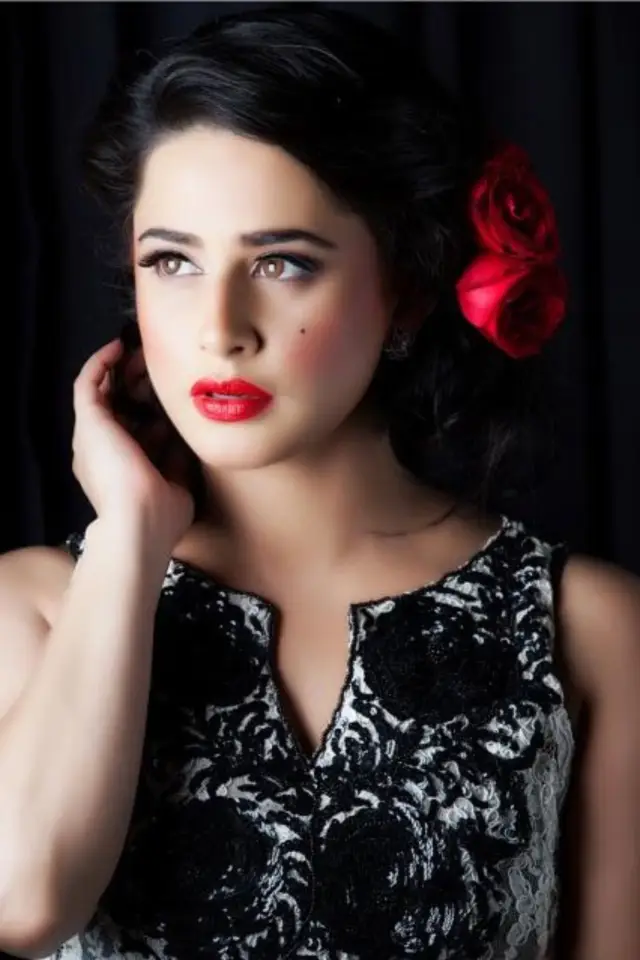 Zdjęcie  (Mehreen Raheel)