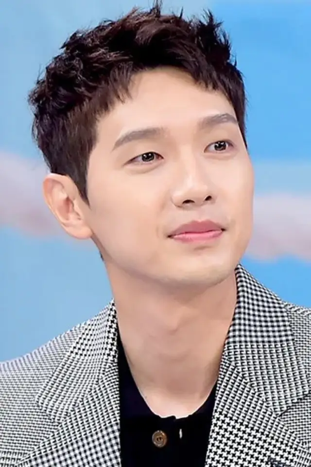 Zdjęcie  (Ji Hyun-woo)