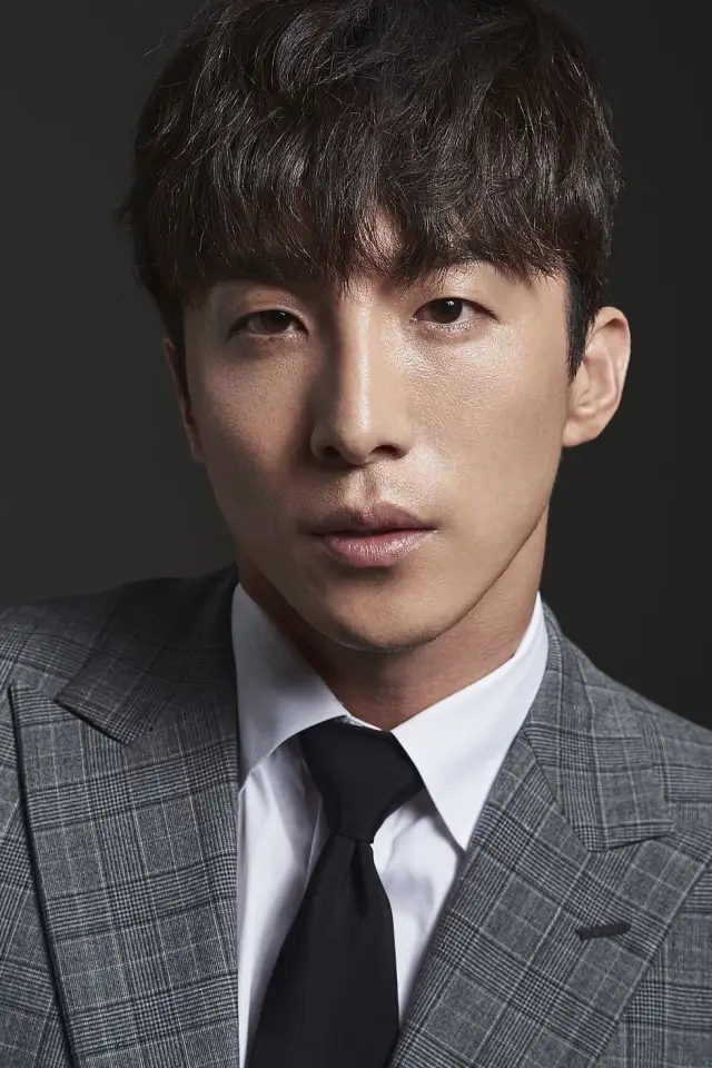 Zdjęcie Dong Hjon-be (Dong Hyun-bae)