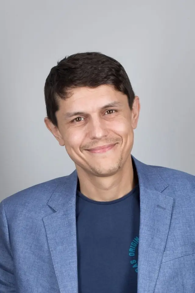 Zdjęcie Iulian Postelnicu (Iulian Postelnicu)