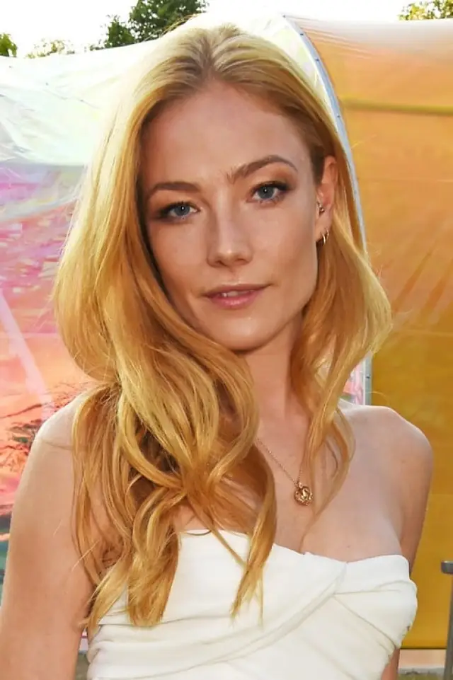 Zdjęcie Clara Paget