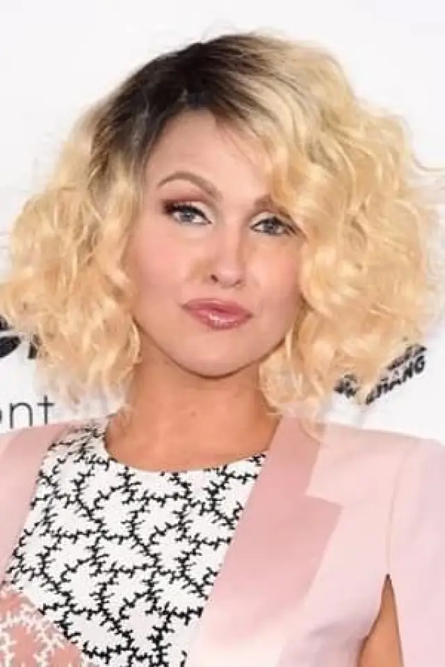 Zdjęcie Jenn Lyon (Jenn Lyon)