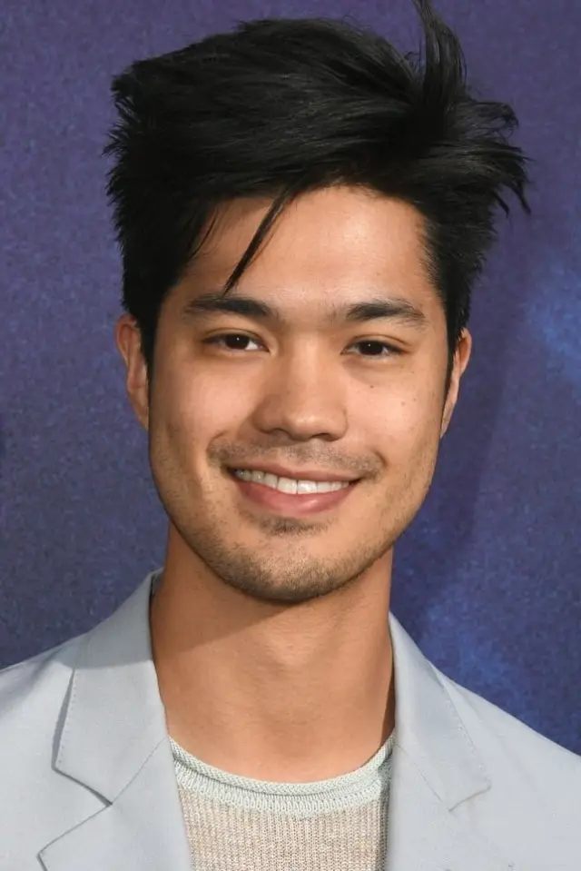 Zdjęcie Ross Butler