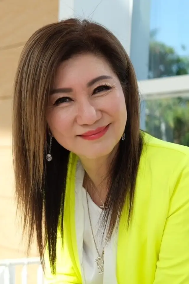 Zdjęcie  (Virginia Lok)