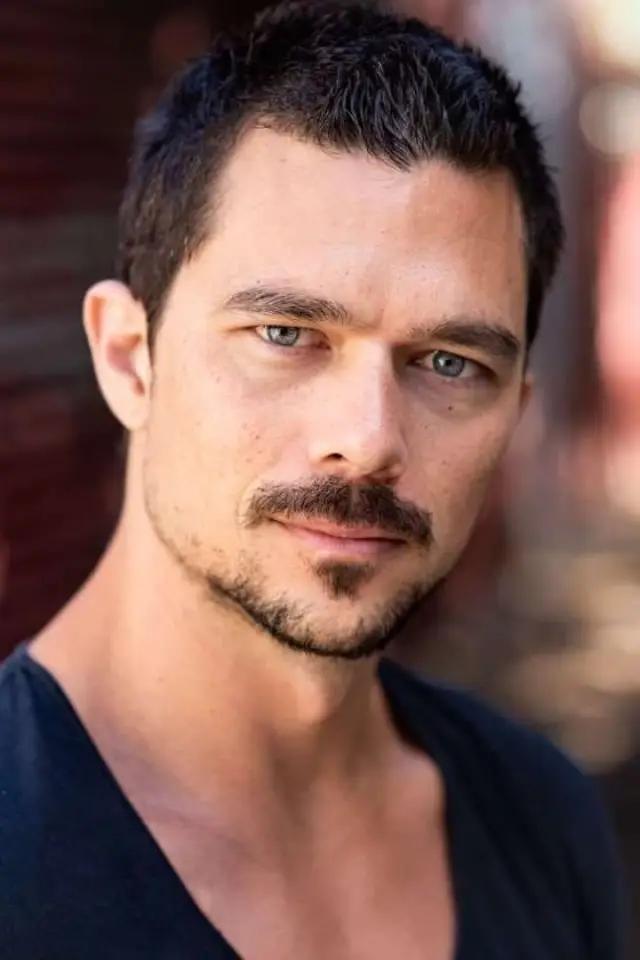 Zdjęcie  (Luke Arnold)