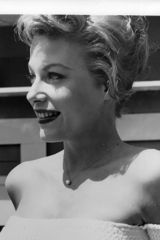 Zdjęcie  (June Blair)