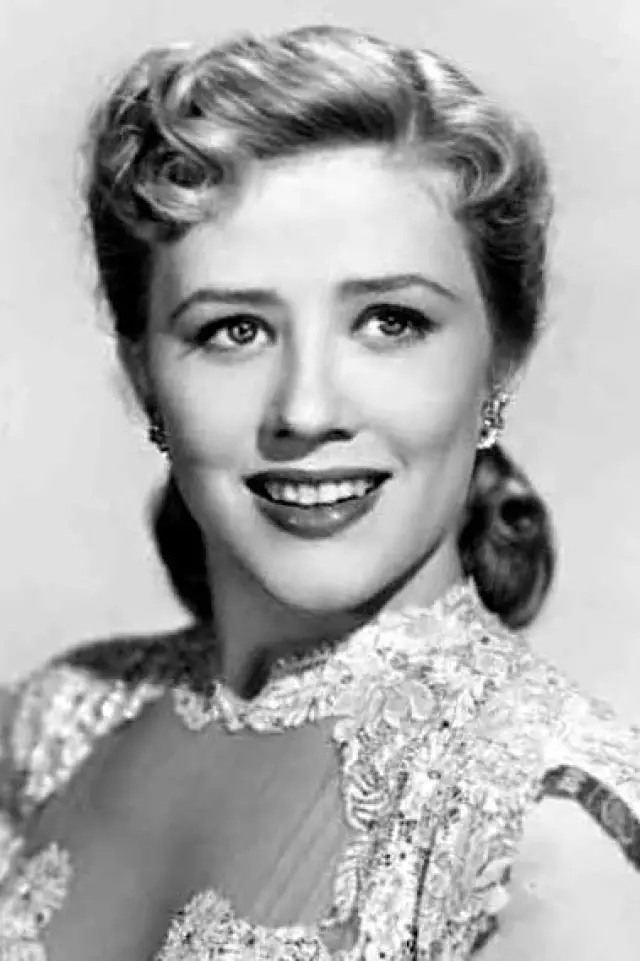 Zdjęcie  (Joyce Holden)