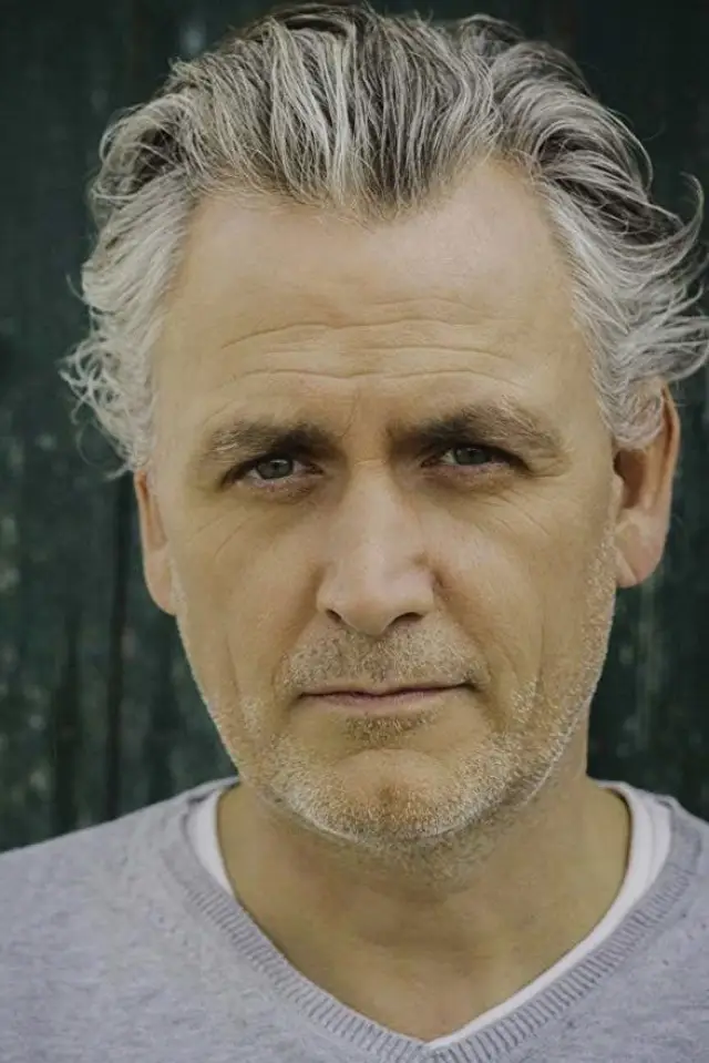 Zdjęcie  (Julian Nicholson)