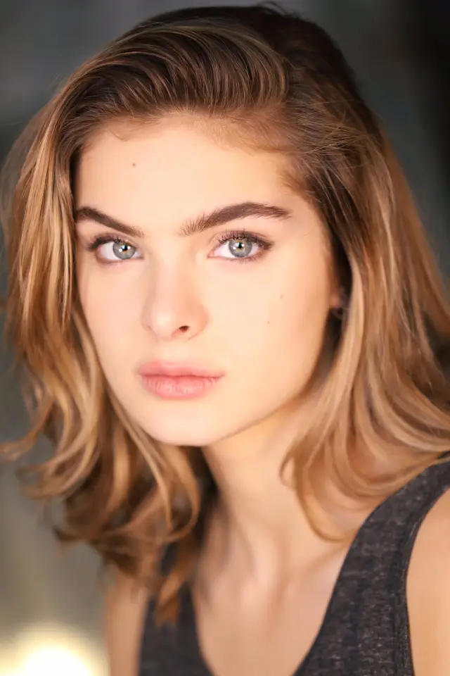 Zdjęcie Brighton Sharbino