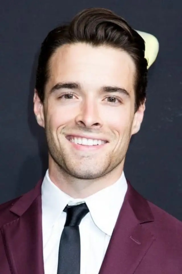 Zdjęcie  (Corey Cott)
