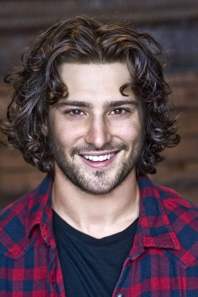 Zdjęcie  (Ethan Mitchell)