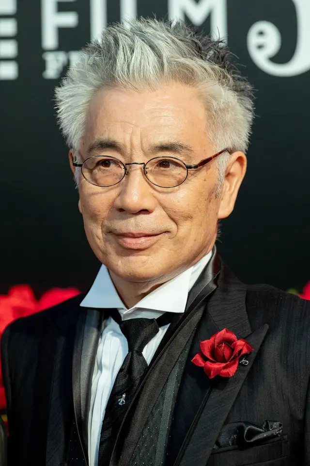 Zdjęcie Issey Ogata
