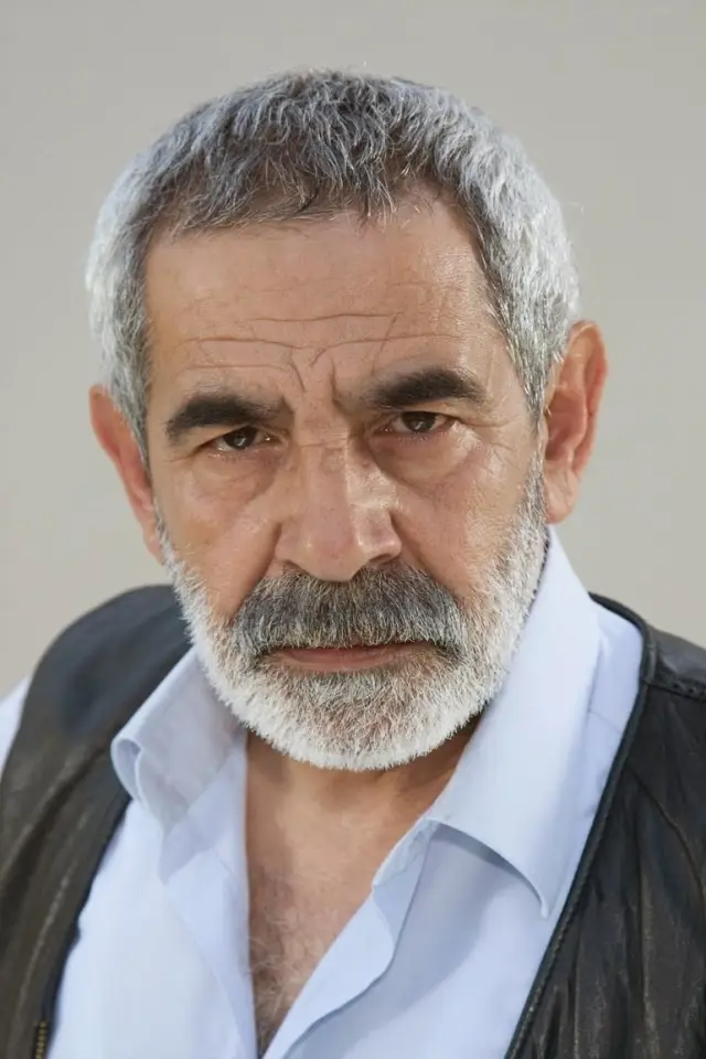 Zdjęcie Turgay Tanülkü