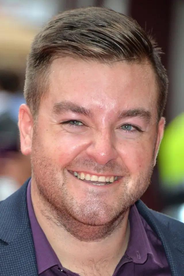 Zdjęcie Alex Brooker