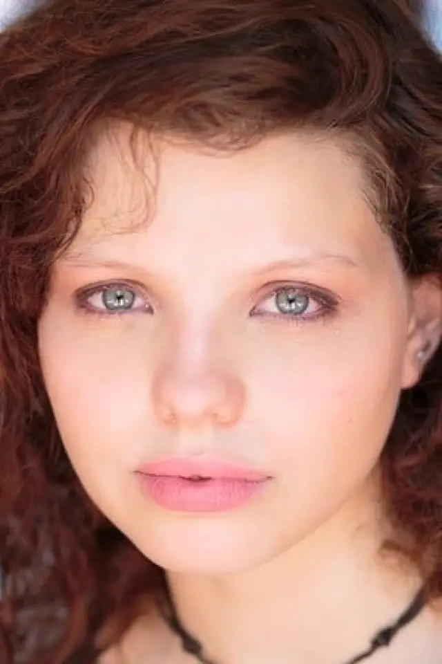 Zdjęcie Chloe Lewina (Chloë Levine)