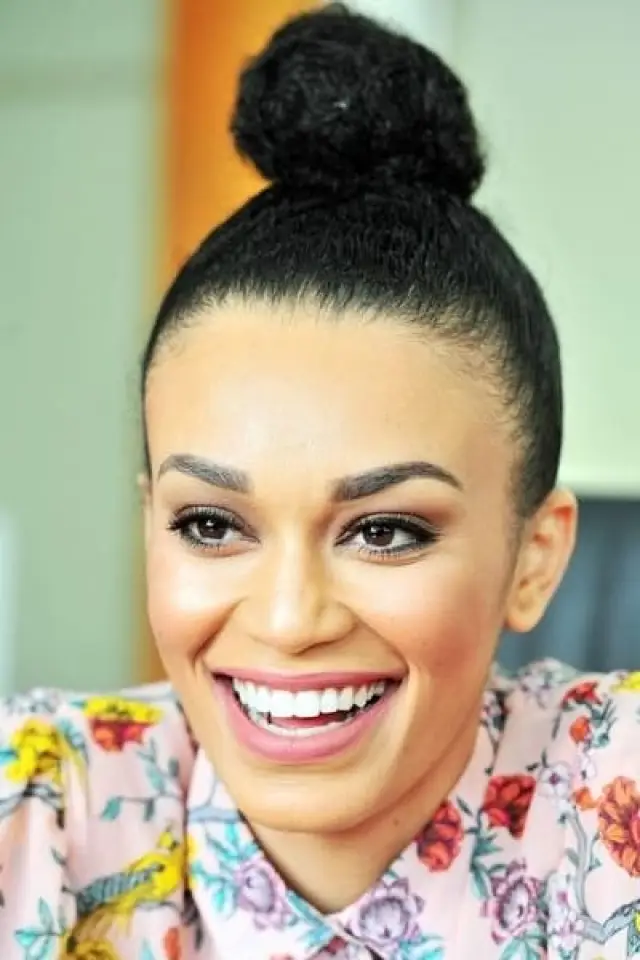 Zdjęcie  (Pearl Thusi)