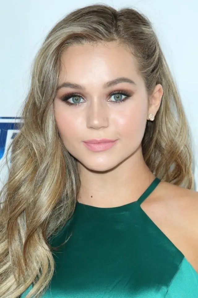 Zdjęcie Brec Bassinger