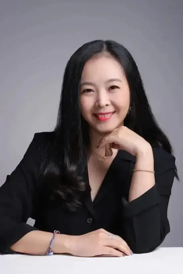 Zdjęcie  (Huang Ying)