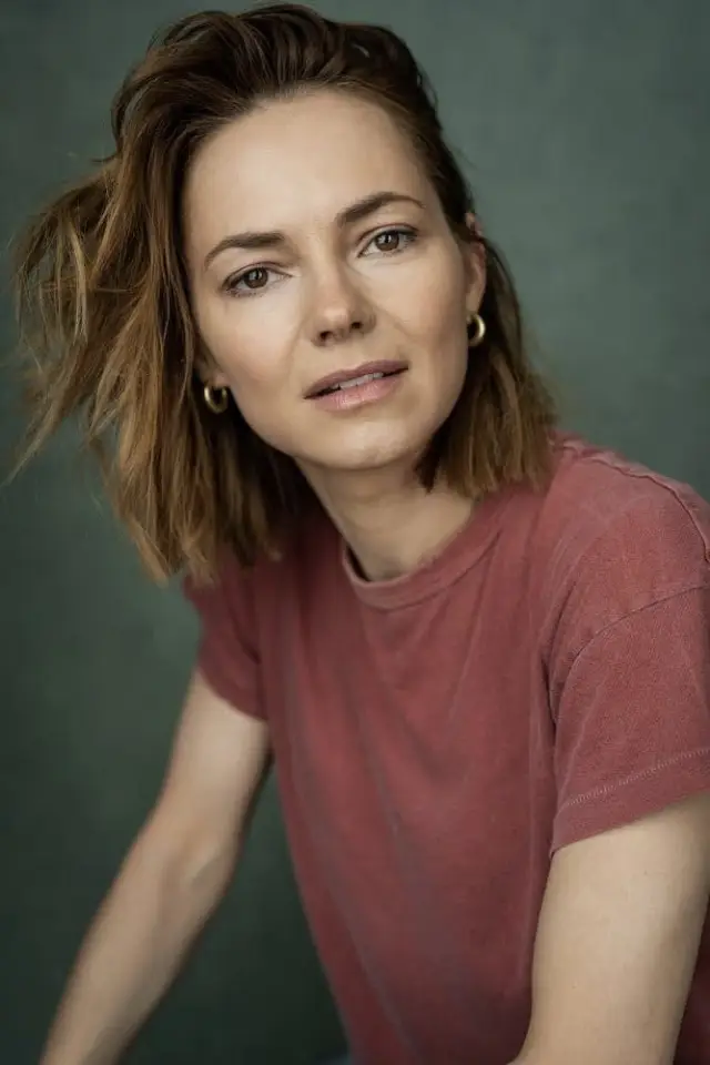 Zdjęcie  (Kara Tointon)