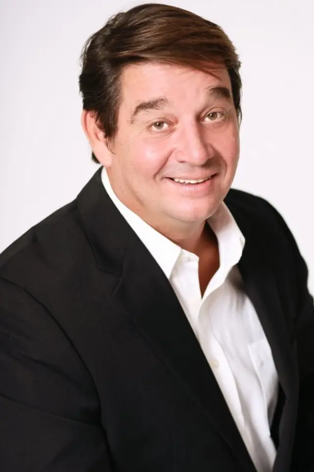 Zdjęcie  (Louie Lawless)