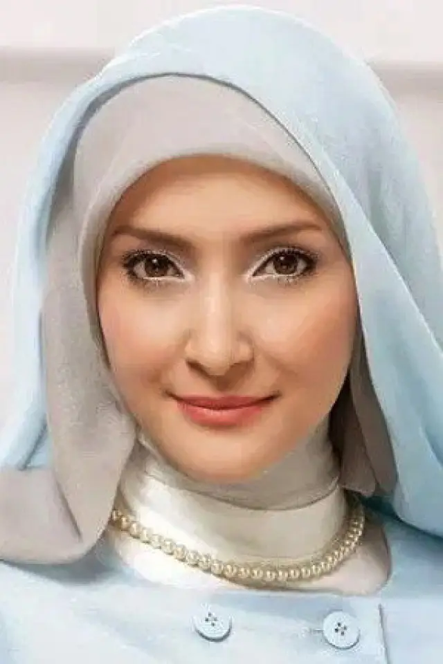 Zdjęcie  (Inneke Koesherawati)