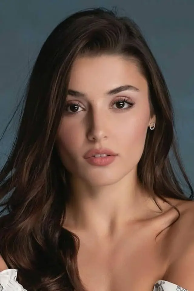 Zdjęcie  (Hande Erçel)