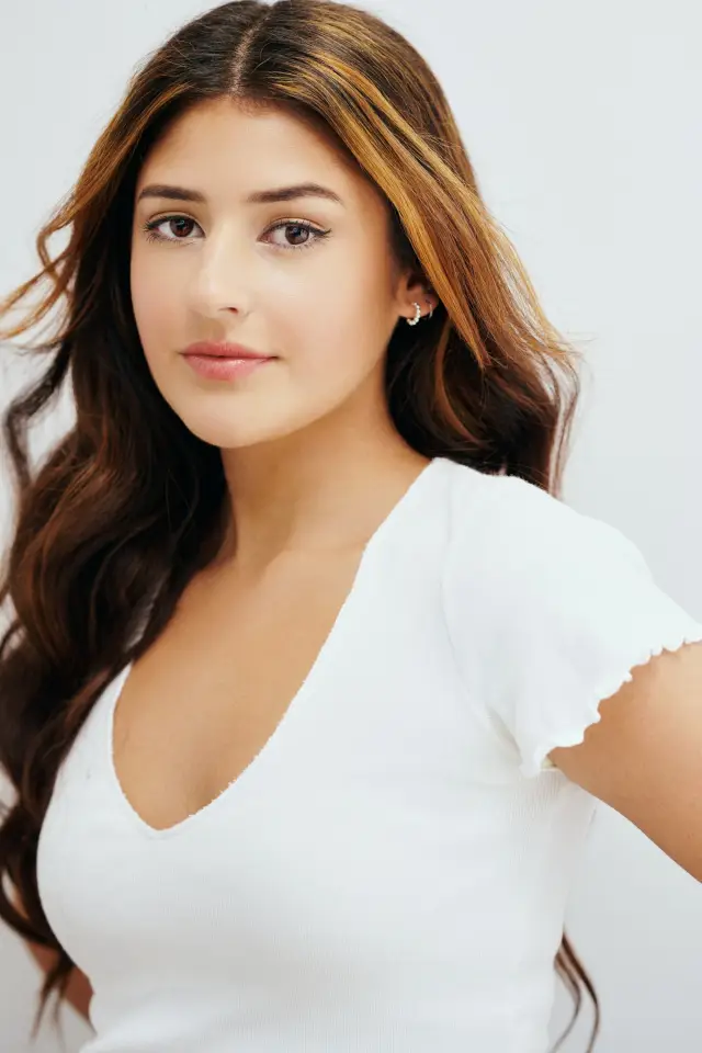 Zdjęcie  (Jasmine Sky Sarin)