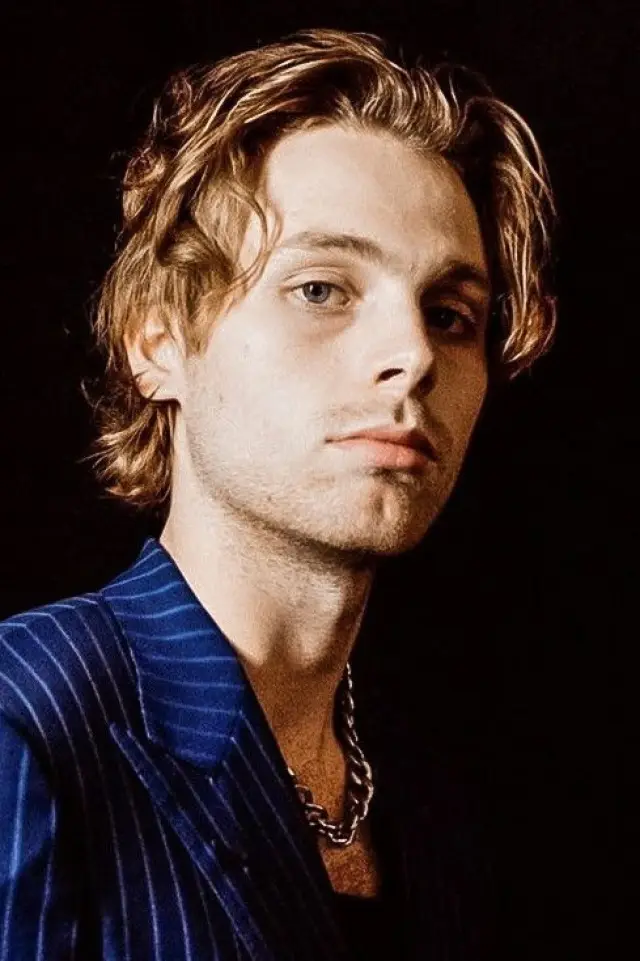Zdjęcie  (Luke Hemmings)