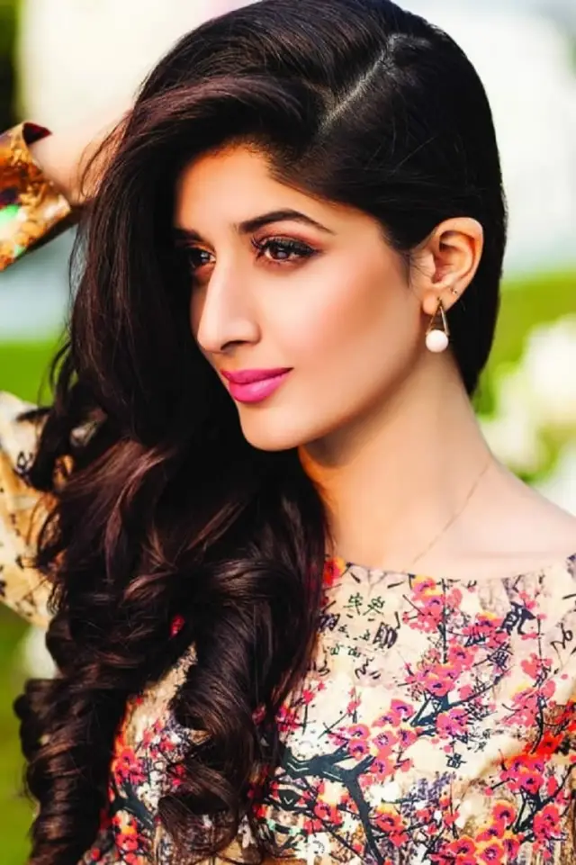 Zdjęcie  (Mawra Hocane)