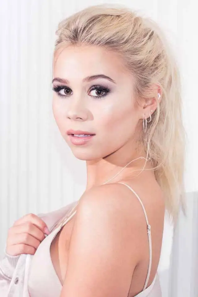 Zdjęcie  (Lisa Ajax)