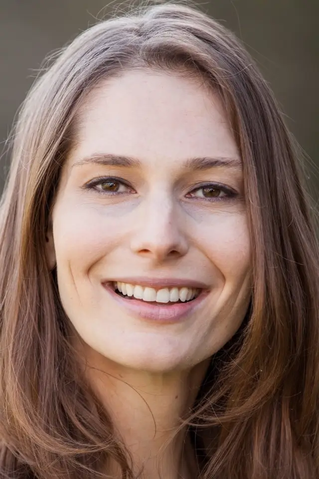 Zdjęcie Geneva Robertson-Dworet (Geneva Robertson-Dworet)