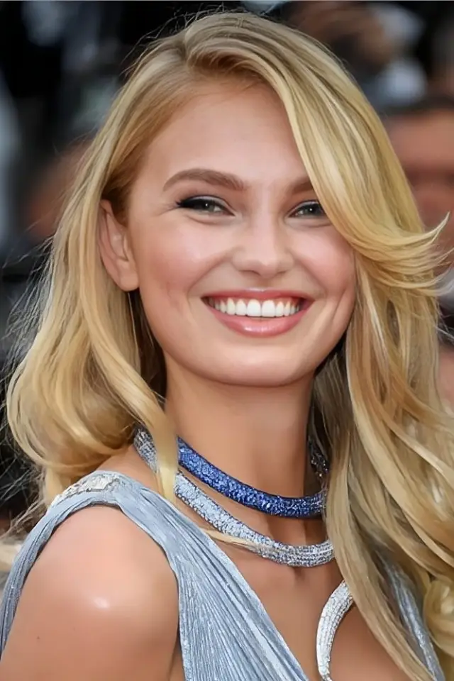Zdjęcie  (Romee Strijd)