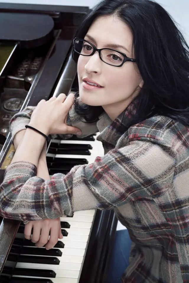 Zdjęcie  (Angela Aki)