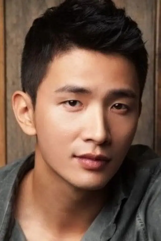 Zdjęcie  (Lee Yong-joo)
