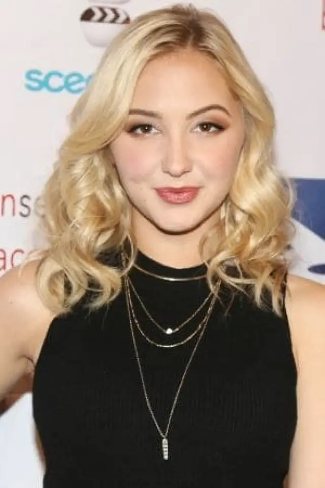 Zdjęcie  (Audrey Whitby)