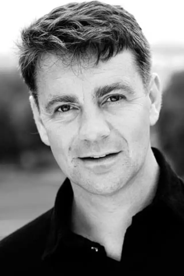 Zdjęcie  (Alexander Hanson)
