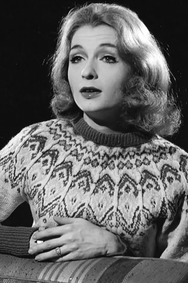 Zdjęcie  (Carrie Nye)