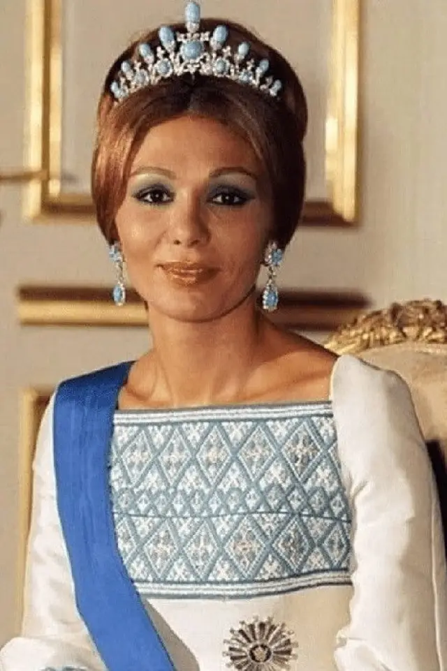 Zdjęcie  (Farah Pahlavi)