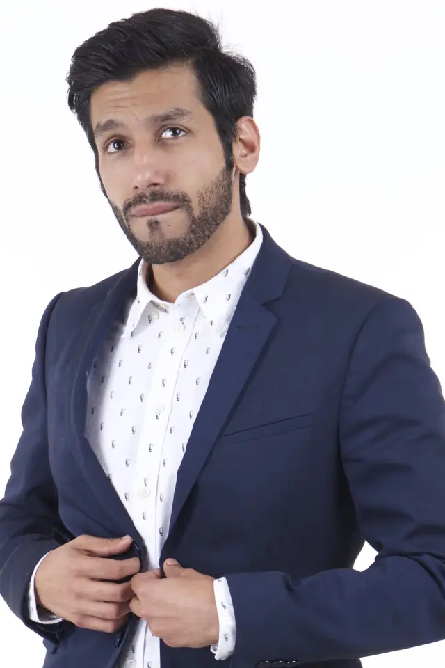 Zdjęcie  (Kanan Gill)