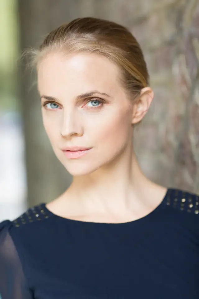 Zdjęcie  (Samantha E. Hunt)