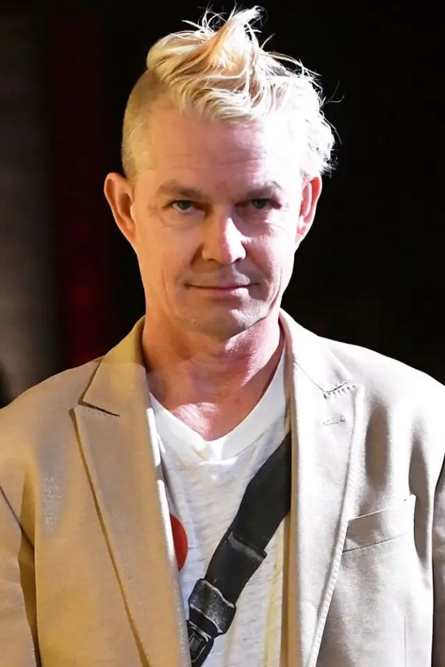 Zdjęcie  (Adrian Young)