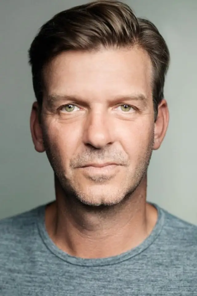 Zdjęcie  (Jason Hughes)