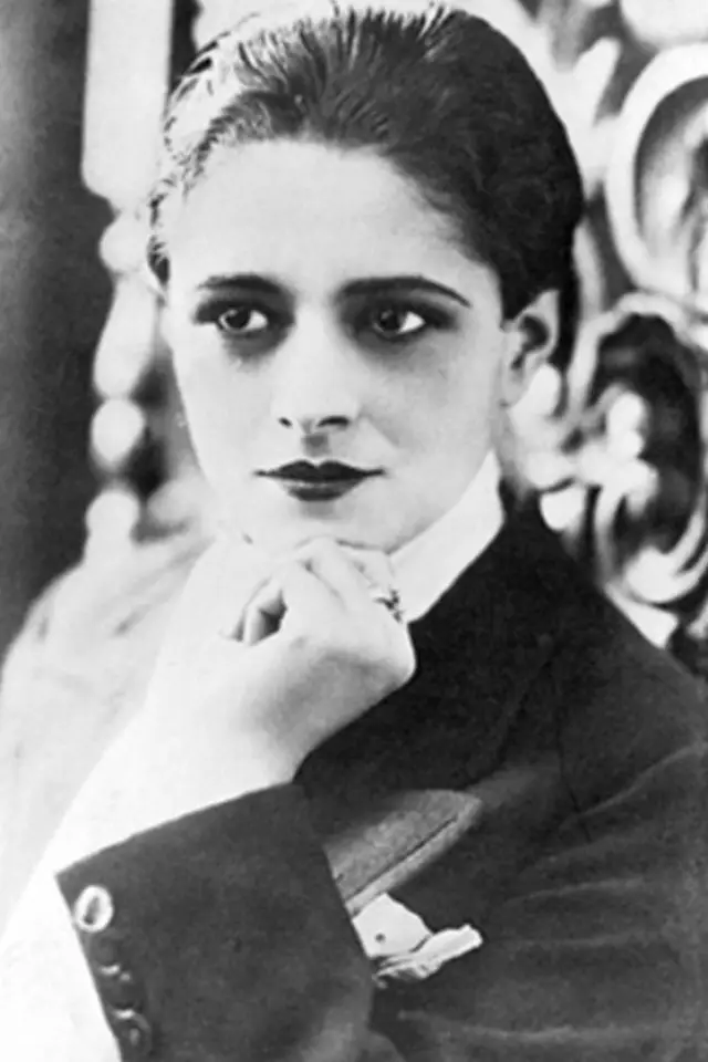Zdjęcie  (Mercedes Simone)