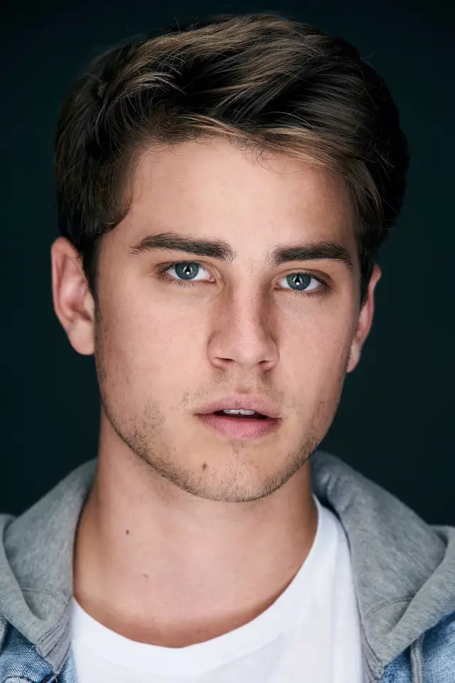 Zdjęcie  (Carson Rowland)